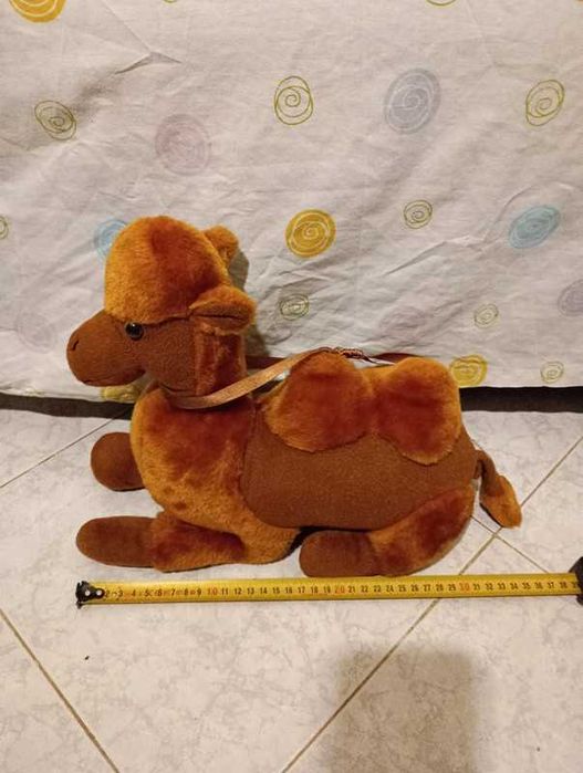 Camelo peluche robotico