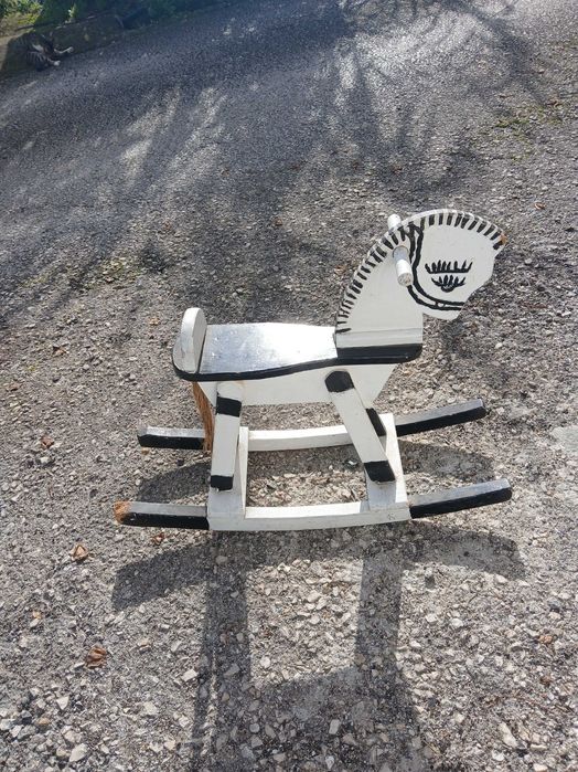 Cavalinho de baloiço de madeira