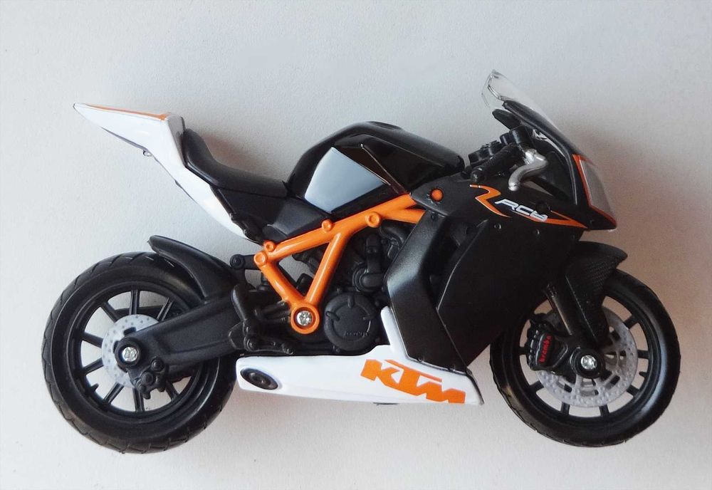 Модель мотоцикла KTM 1190 RC8 R 1:18
