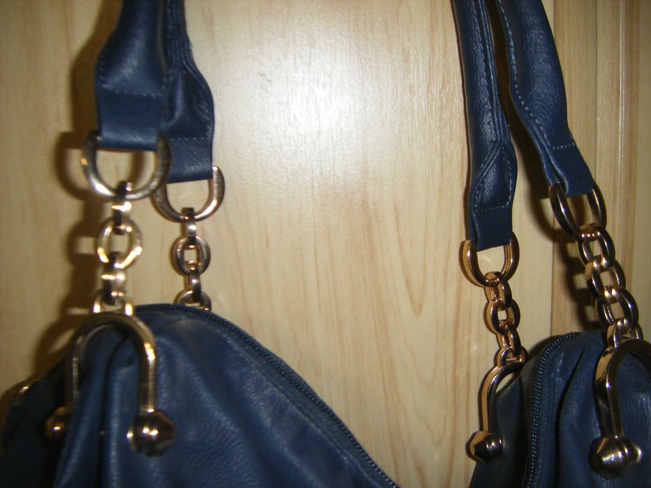 Синяя сумка-хобо на двух ручках