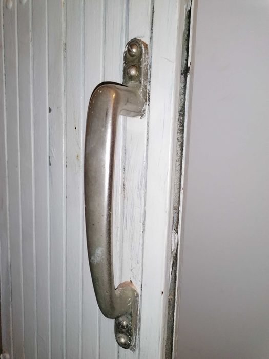 Porta de lagarta de elevador  - 4 disponíveis