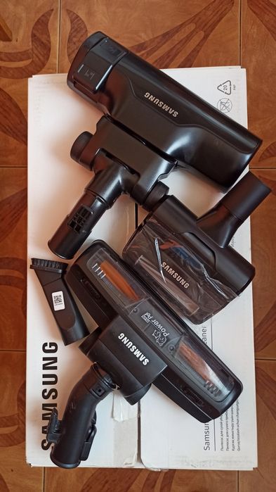 Пылесос Samsung SC07M31D3HU с контейнером для пыли 3300 гр. Б.у.