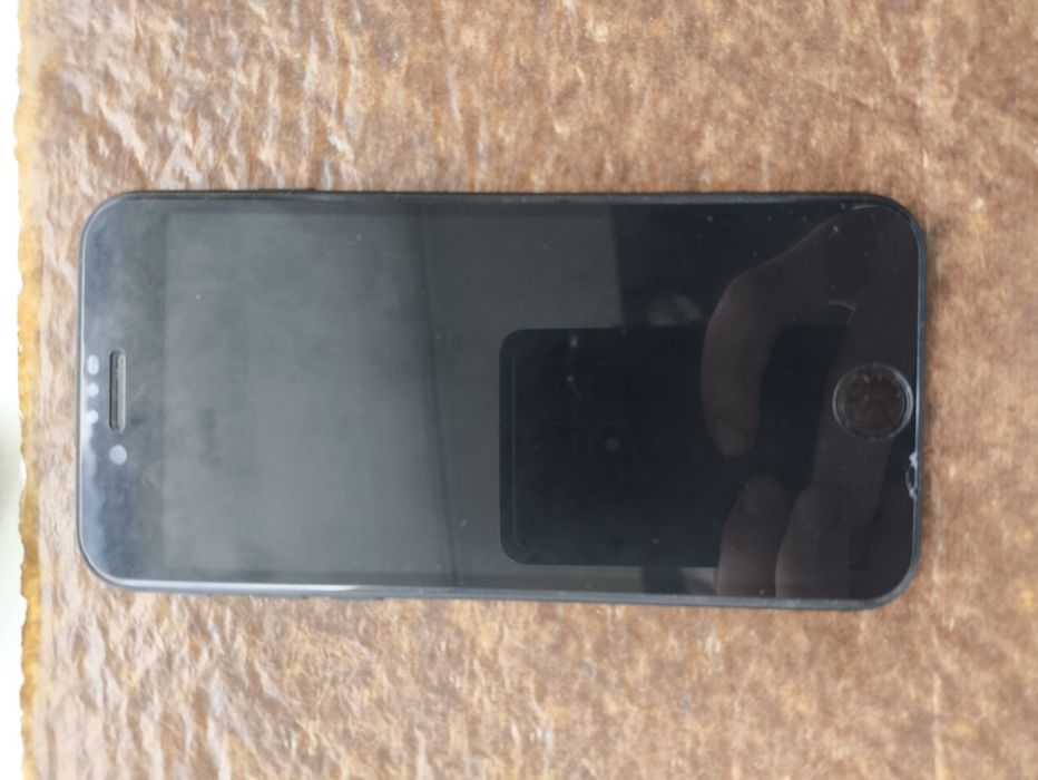 Iphone Se 2020 (2-е покоління) 64 Гб в хорошому стані