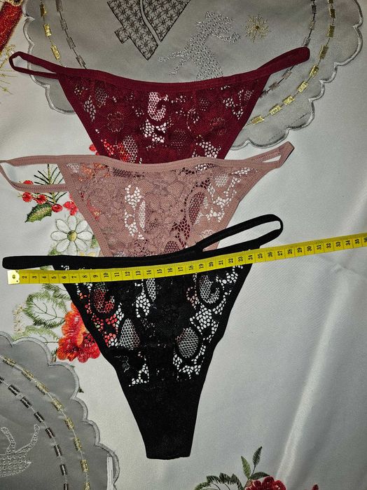 Majtki damskie stringi koronkowe S