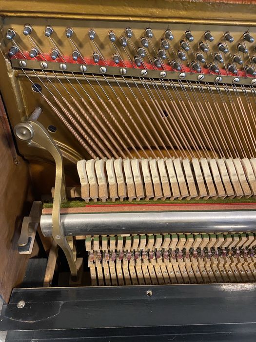 Piano Vertical R. Goetze