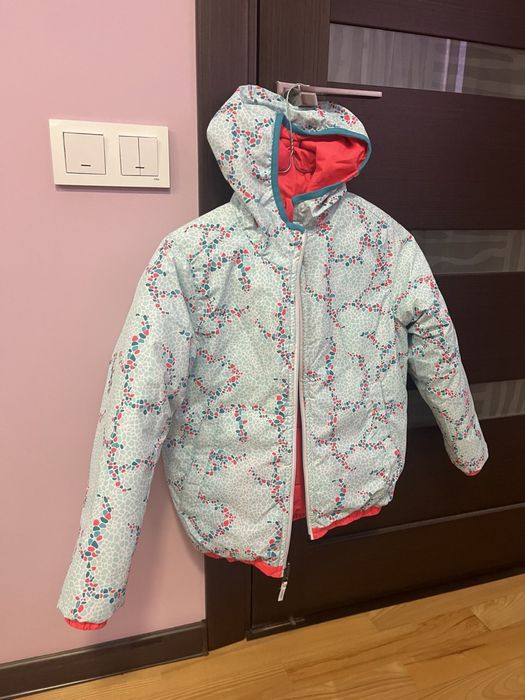 Продам куртку б/у на 9 - 10 р.