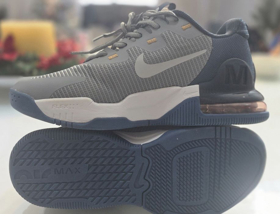 Vendo Sapatilhas Nike Rigorosamente novas e em caixa