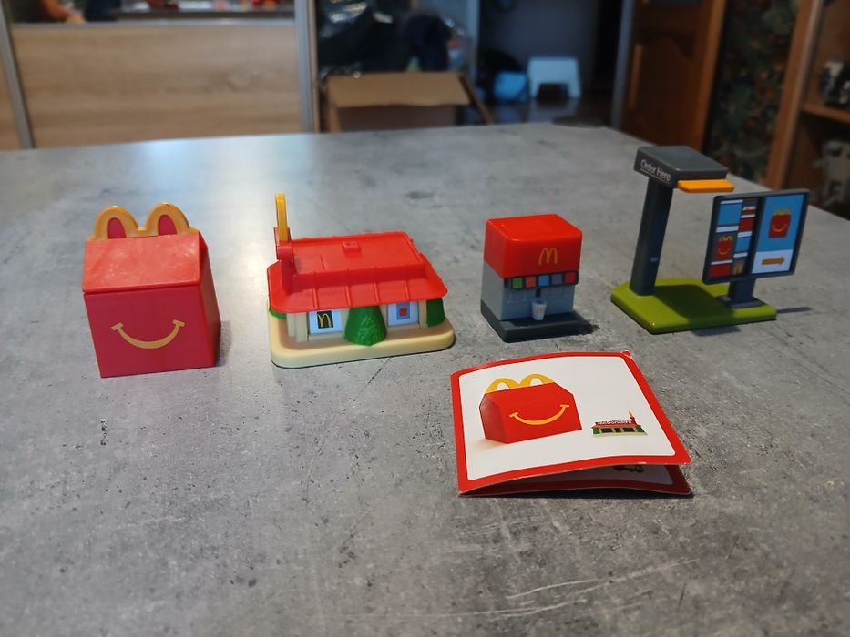 Figurki McDonalds  4 sztuki Little McDonalds  Happy Meal