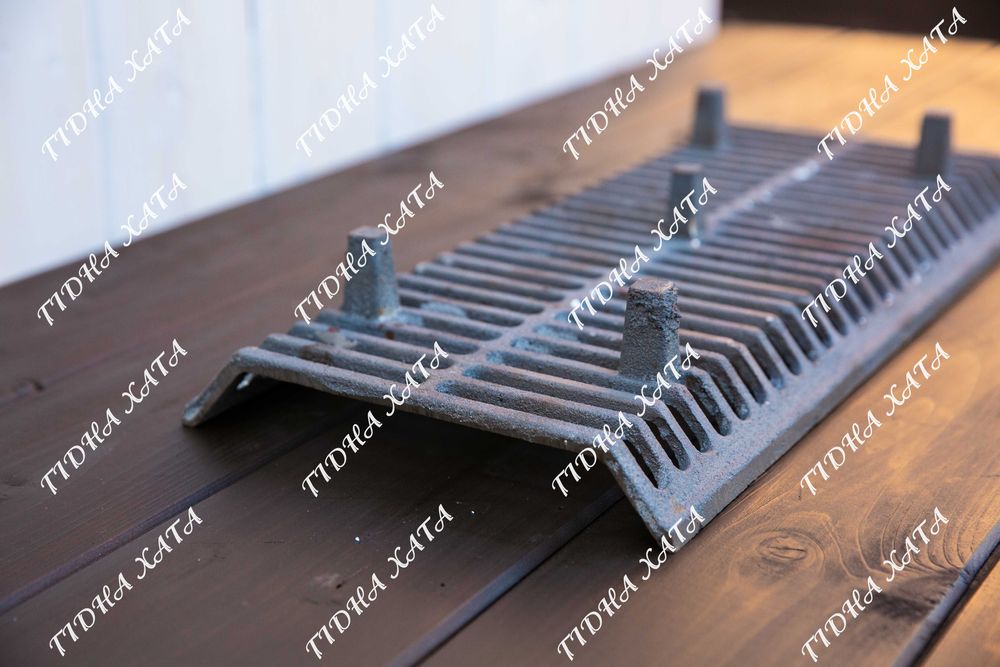 Чугунный колосник на ножках. Решетка для камина Чавунна решітка