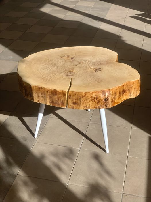 Журнальний стіл із тополі