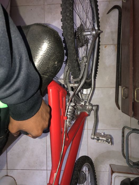 Bike 26 esta mais ou menos é so trocar a pedaleira e não tem camera