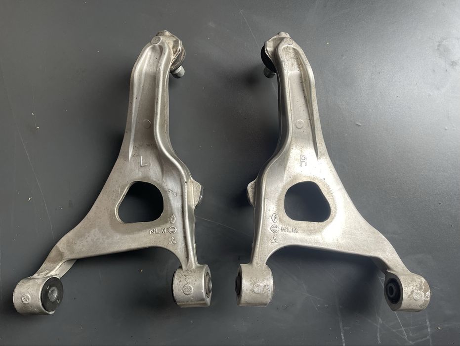 Важіль ричаг рычаг верхній задній Nissan Rogue T33 2.5 2021 2022 2023