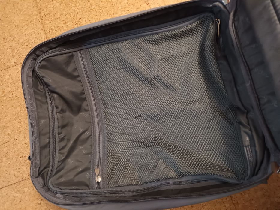 Troll de cabine cinza