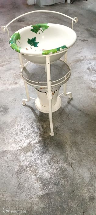 Lavatório antigo/ lavabo/ jarro com bacia