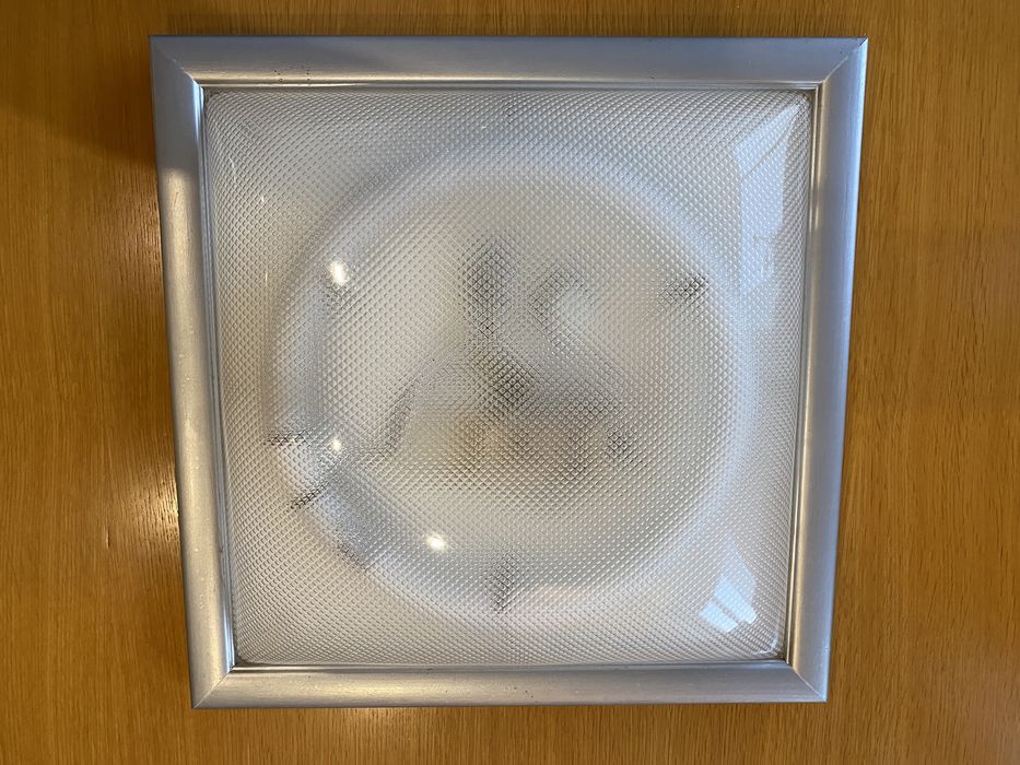 Candeiro de teto flurescente