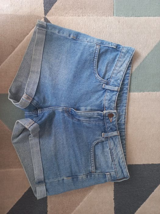 Jeansowe szorty, krótkie dżinsowe spodenki H&M rozm. 36