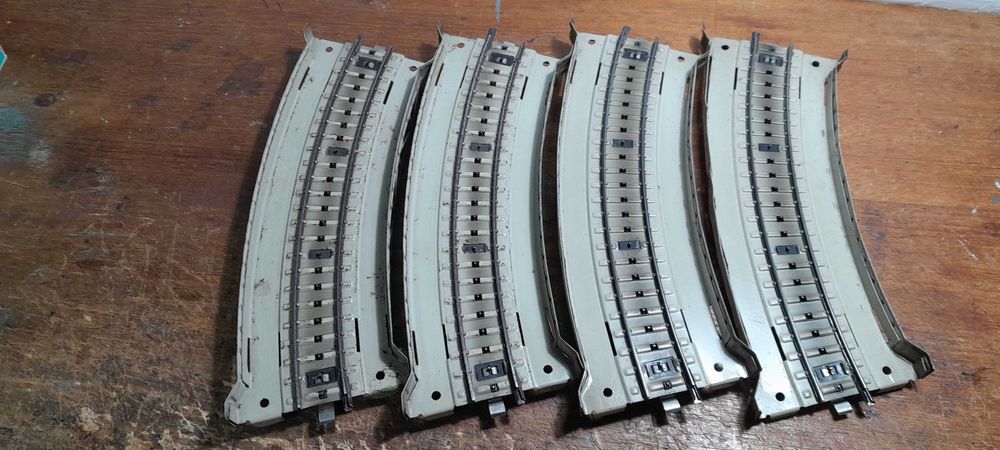 Ponte metálica Marklin c/ vários troços retos/curvos nas cx. originais