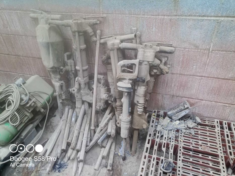 martelos e mangueiras pedreira