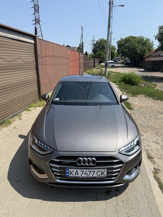 AUDI A4 2020года