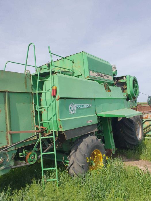 Комбайн Дон 1500б