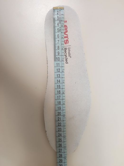 Продам кеди Levi's розмір 42 б/у