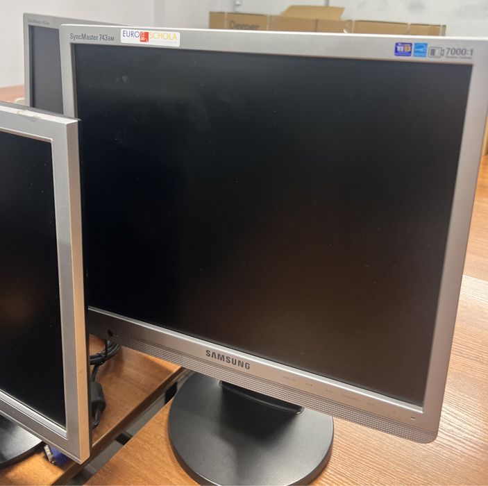 Monitor do komputera Dell, Samsung