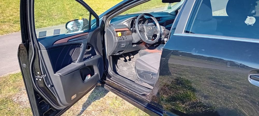 Toyota Avensis 2015