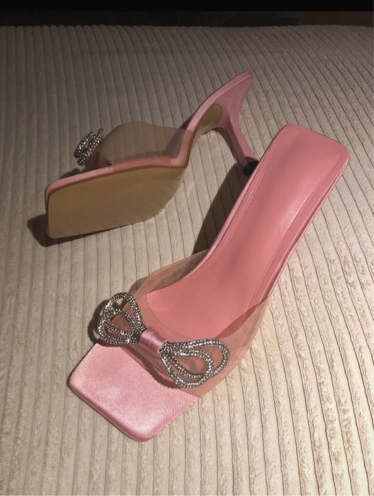 Sandalias / Mules pink em cetim tmn 39 novos