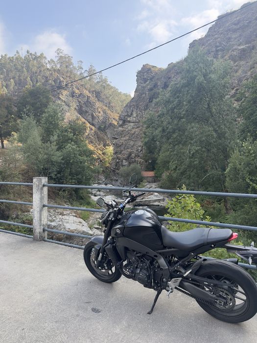 Yamaha mt-09.
