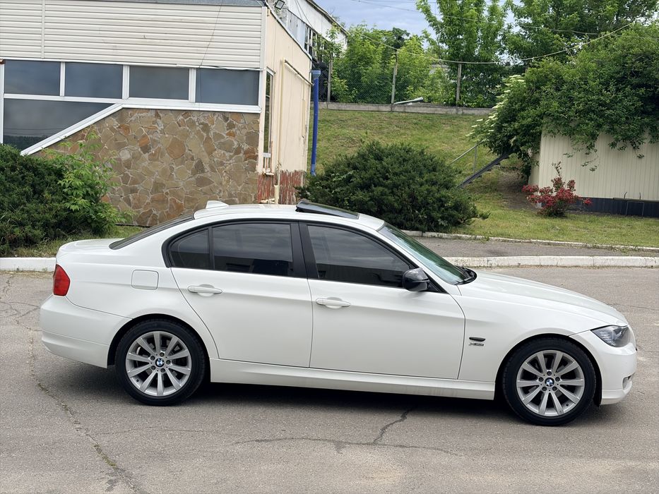 BMW 3 E90 328i xDrive! 2011год , 3 литра, автомат, идеал!
