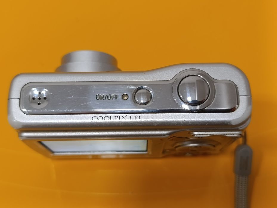 Aparat cyfrowy kompaktowy Nikon Coolpix  L10, na baterie AA, 98% OK