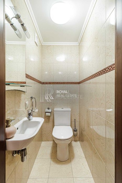 Продаж Таунхаусу 245 м2 КМ Золоті Ворота Козин Київська обл З Ремонтом