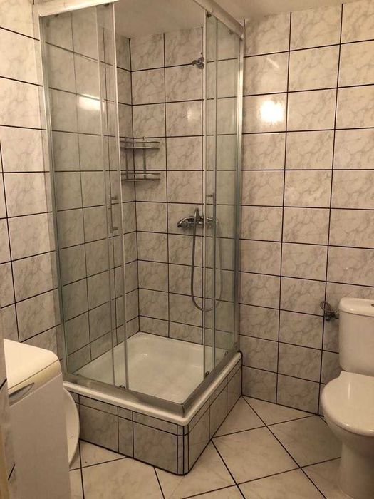 Łeba Adria centrum - mieszkania i pokoje pracownicze.