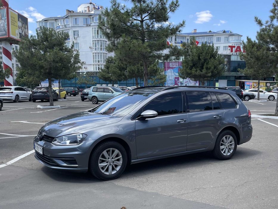 Оренда авто Volkswagen Golf, Універсал