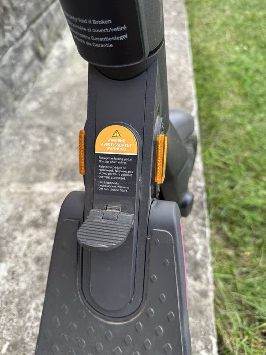 Електросамокат Ninebot KickScooter E22E – стан нового!