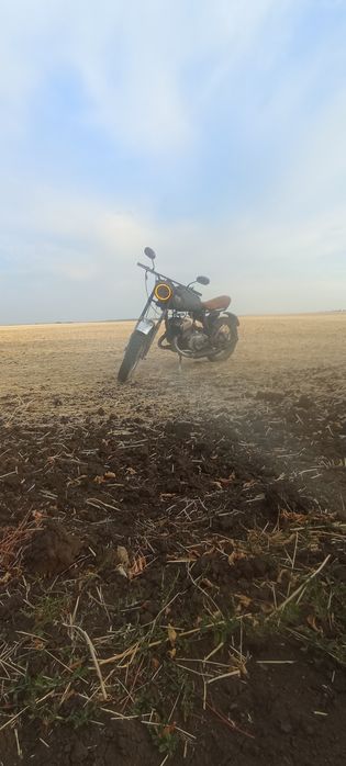 Продам иж юпитер 5 с люлькой и запчасти к нему ещё на один мотоцикл