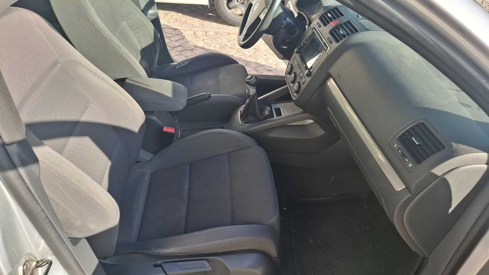 VW Golf V 2.0 TDI (140cv) – 2003 – Para Desocupar / Bom Projeto