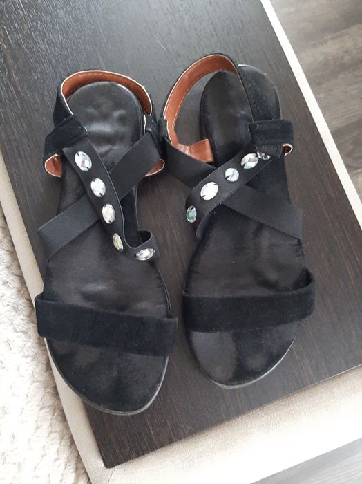 Плаття жіночі дешево.