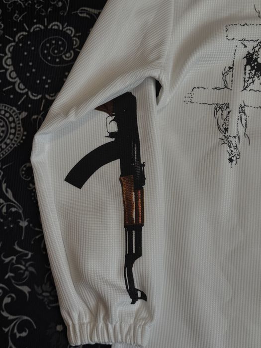 лонгслив з гарним принтом