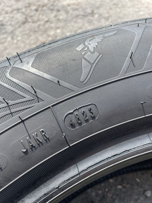 225/60 R18 Goodyear Vector 4Seasons / 2шт./ 2023 рік./ ваесезонка