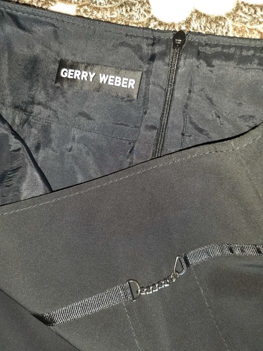 Юбка черная импортная с украшением