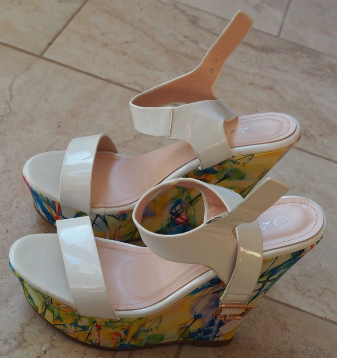 Buty damskie na koturnie,sandały,rozmiar 38