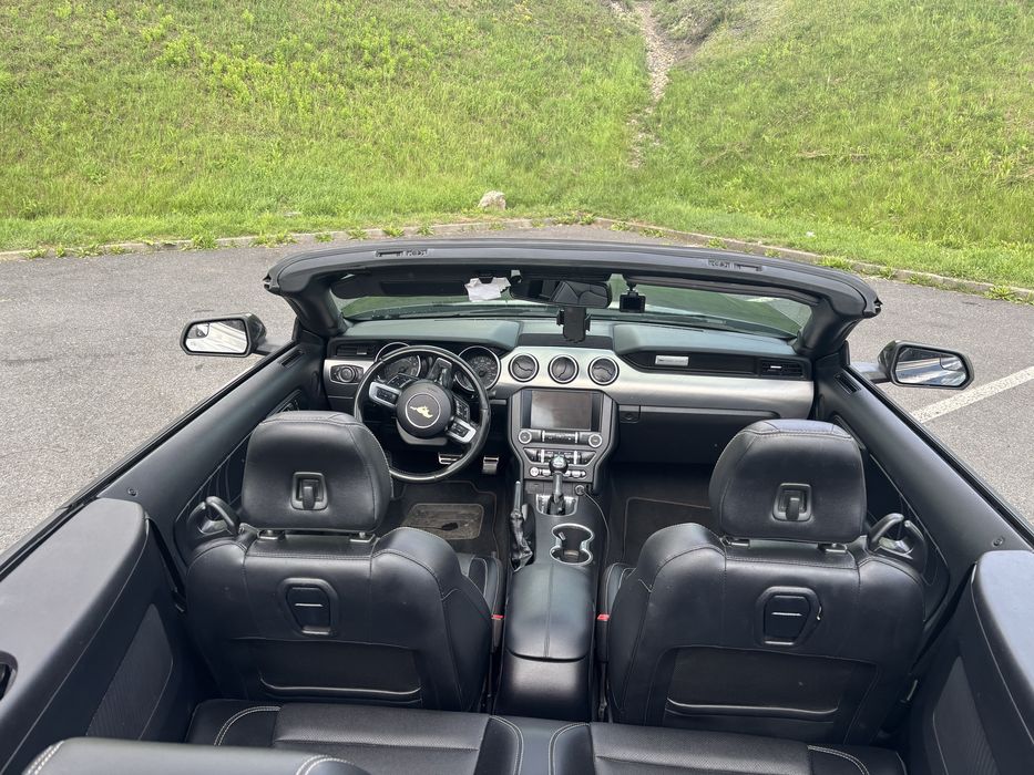 Ford Mustang Cabrio ZAMIANA