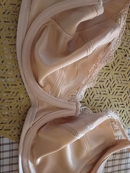 Biustonosz damski rozmiar 80c nowy bez metek