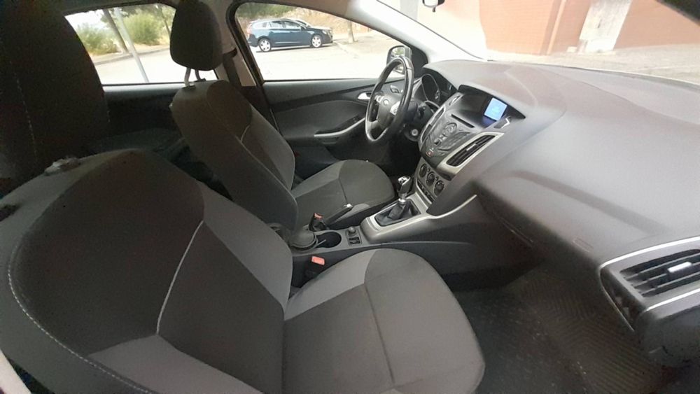Ford focus 1.6 TDCI 2011 — photo 4
