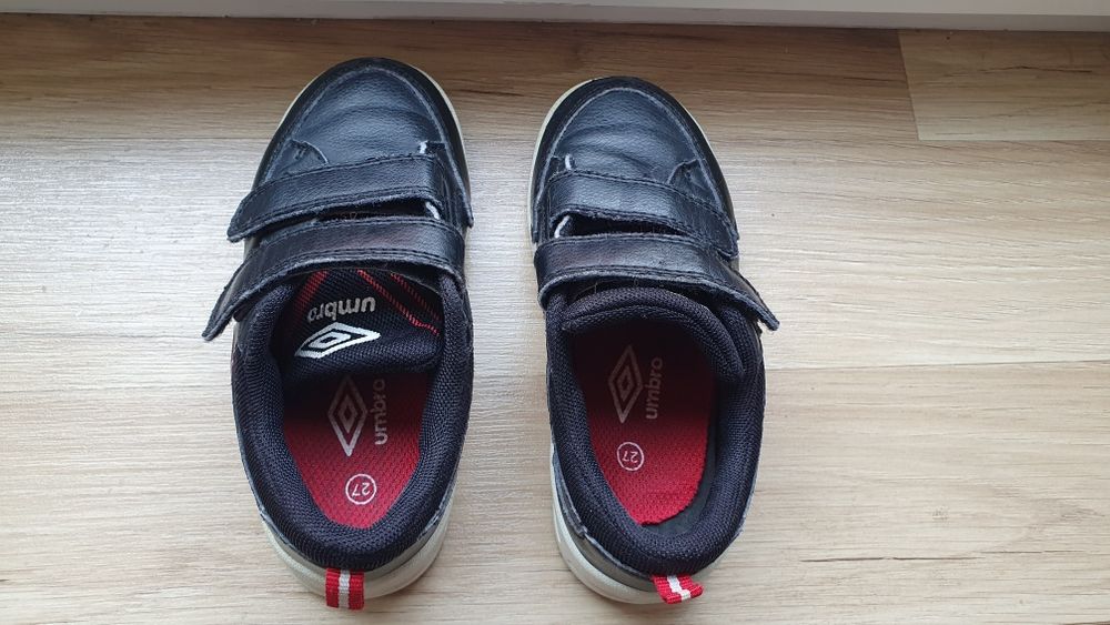 Buty chłopięce Umbro skórzane rozmiar 27, dl wkładki 16.5cm