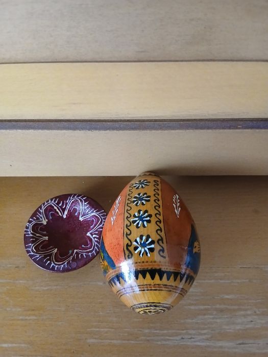 Шкатулка  винтажная,деревянная с рисунком,б/у