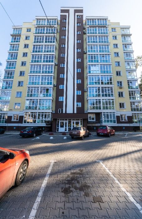 Погодинно! Поруч з парком Покровським на вул. Полтавській!