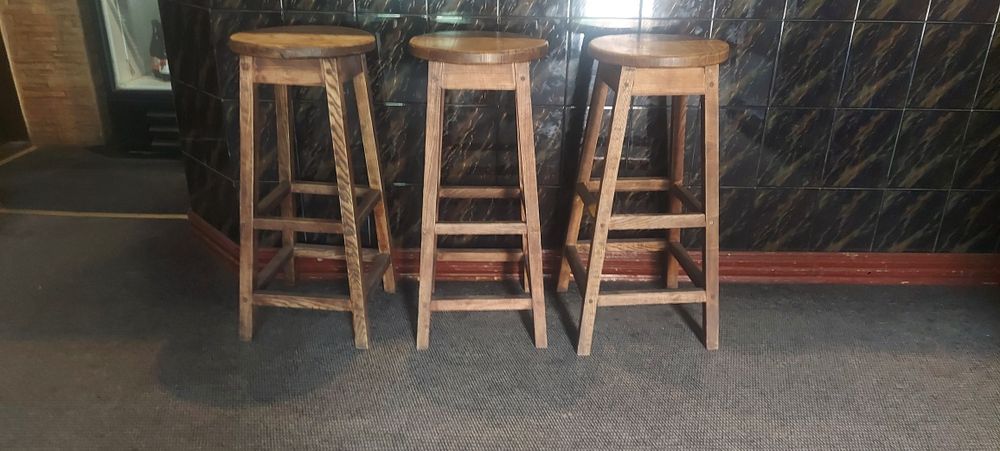 Продам стулья барные