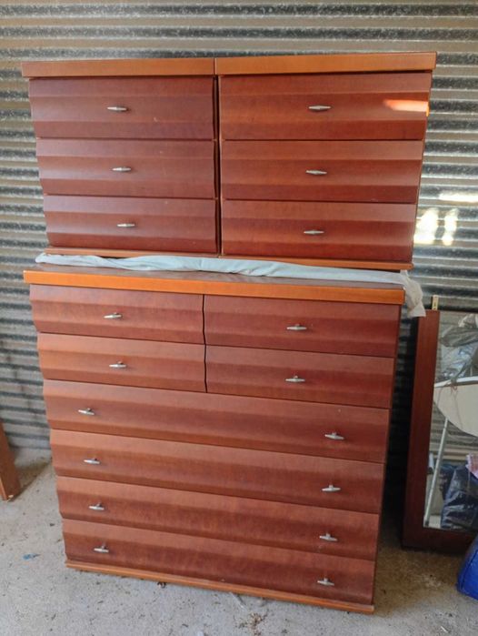 Conjunto de Móveis de quarto em Nogueira
